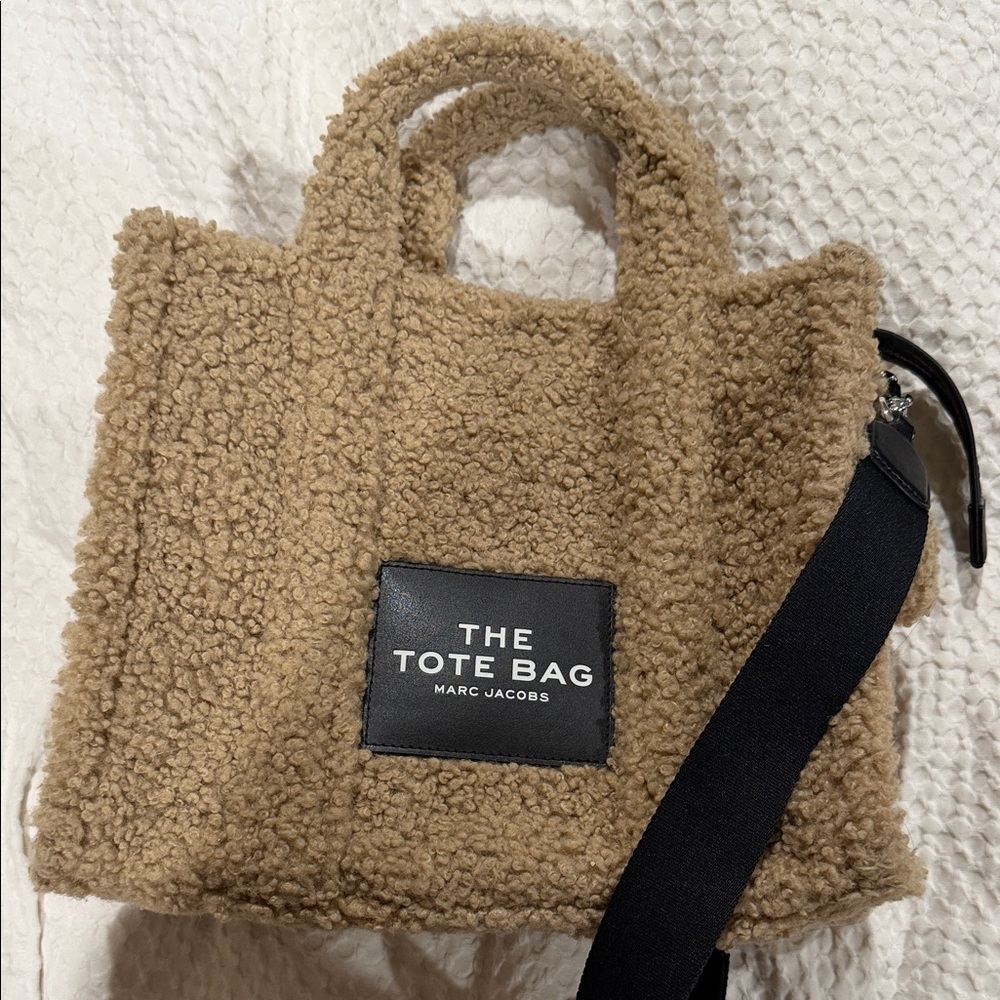 Marc Jacobs Brown beige Sherpa fluffy Tote bag  with Black Strap med